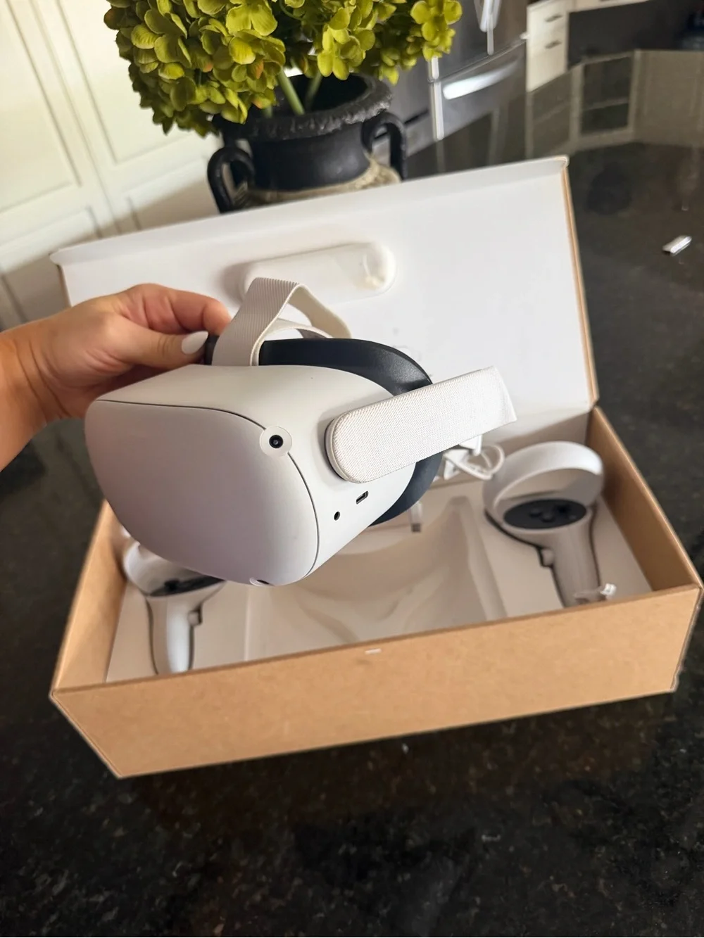 Oculus Quest 2 - Picture 6 of 8